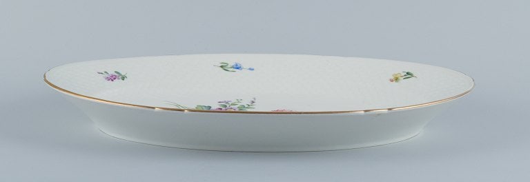 Bing & Grøndahl, Saxon Flower, large oval serving platter. Hand-painated. - 2