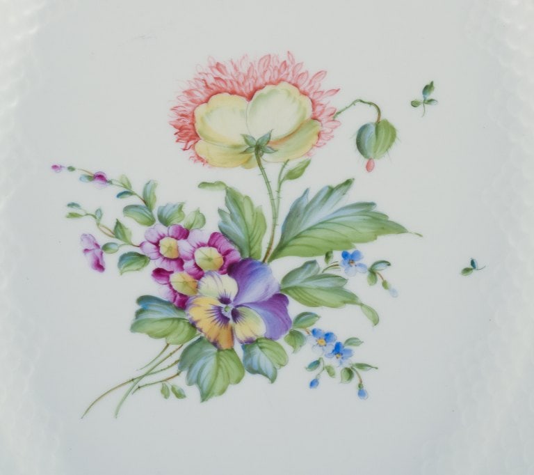 Bing & Grøndahl, Saxon Flower, large oval serving platter. Hand-painated. - 3