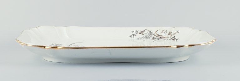 Peking, Gustavsberg, Sweden, a colossal serving platter in faience. Late 19 c. - 4