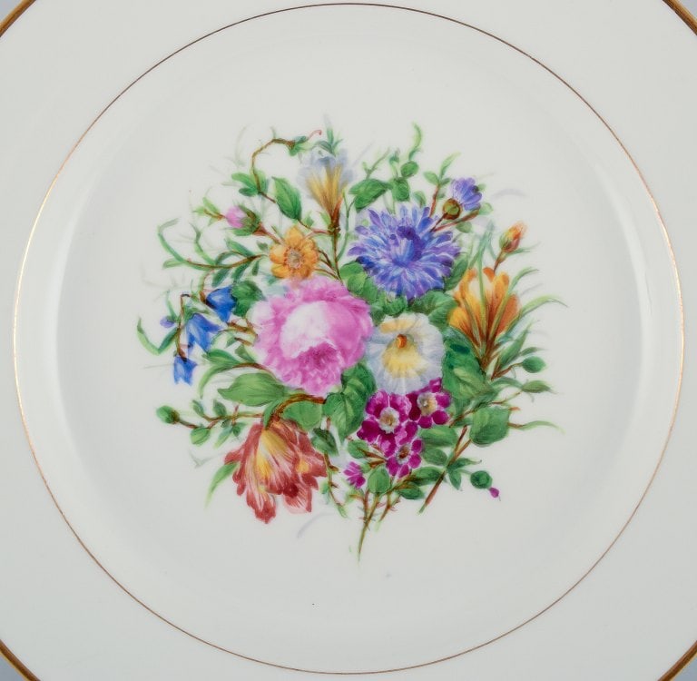 Bing & Grøndahl, large round serving platter in porcelain decorated with polychrome flowers and - 2