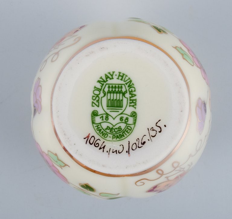Zsolnay, Hungary, four-piece porcelain set consisting of three vases and a small dish. Hand-painted - 8