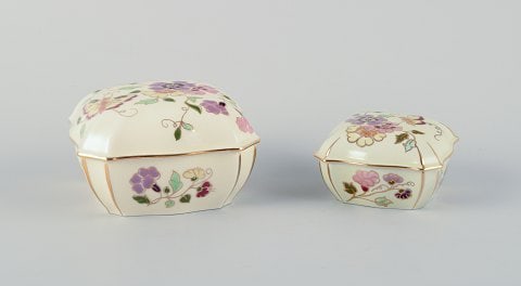 Zsolnay, Hungary, two lidded jars in porcelain hand-painted with flower motifs and insects on a - 2