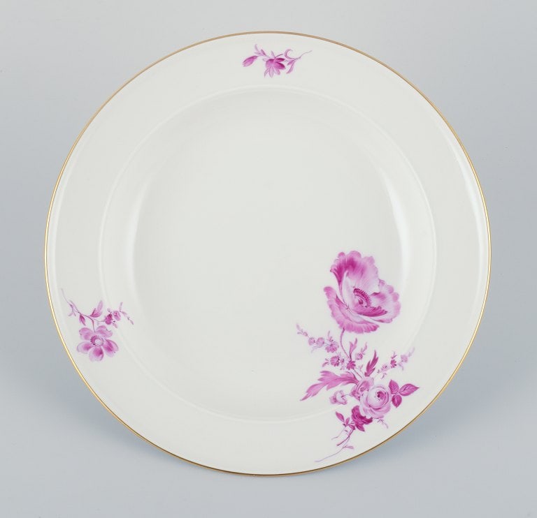 Meissen, a set of six deep porcelain plates hand-painted with flower motifs in purple. Gold - 5