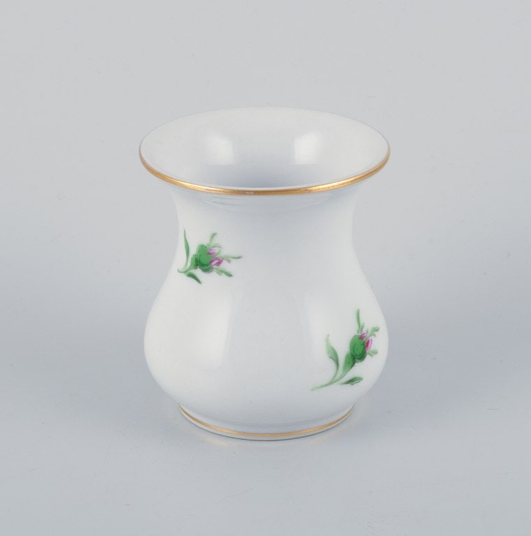 Meissen, two small "Pink Rose" porcelain vases hand-painted with pink roses. - 4