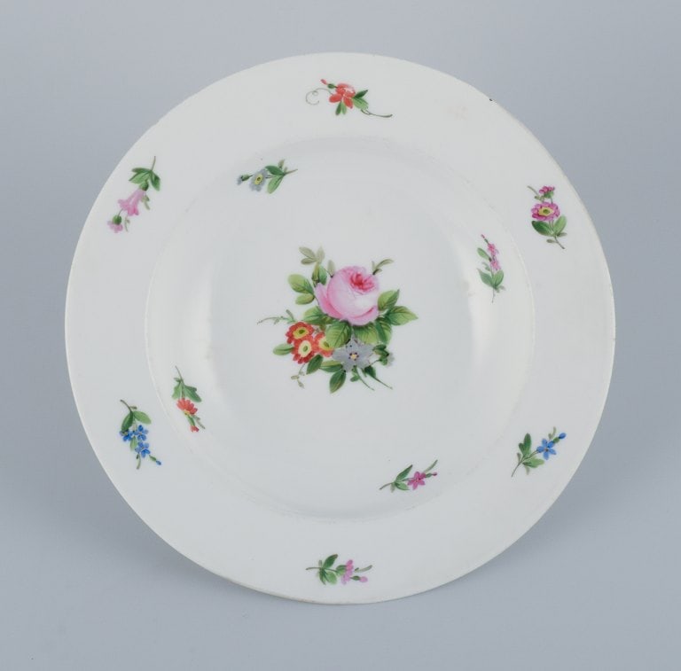 Royal Copenhagen, set of four rare and antique Saxon Flower porcelain plates. Hand-painted with - 2