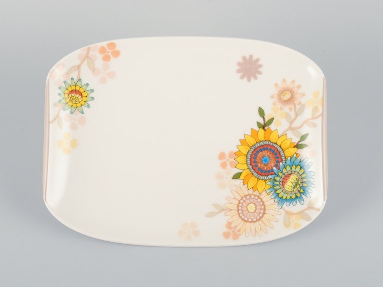 Villeroy & Boch, Luxembourg, two large "Helianthos" porcelain platters. In flower power retro style. - 4