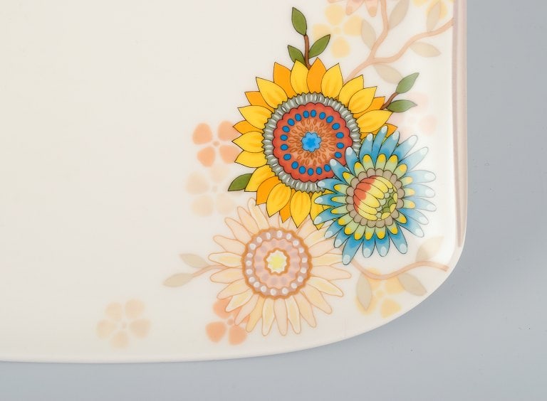 Villeroy & Boch, Luxembourg, two large "Helianthos" porcelain platters. In flower power retro style. - 5
