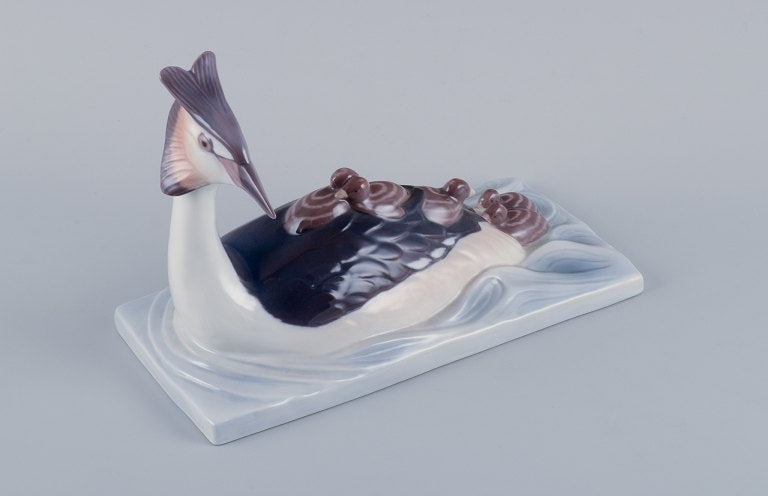 Bing & Grøndahl figurine of a tufted duck with ducklings. - 3