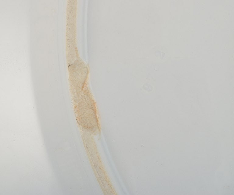 Royal Copenhagen no. 607. Round serving dish in porcelain. Gold border with foliage. - 6