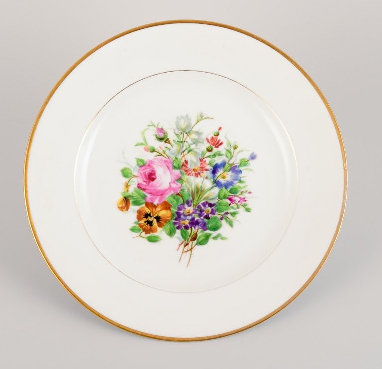 Bing & Grøndahl, six dinner plates in porcelain hand-painted with polychrome flowers and gold - 5