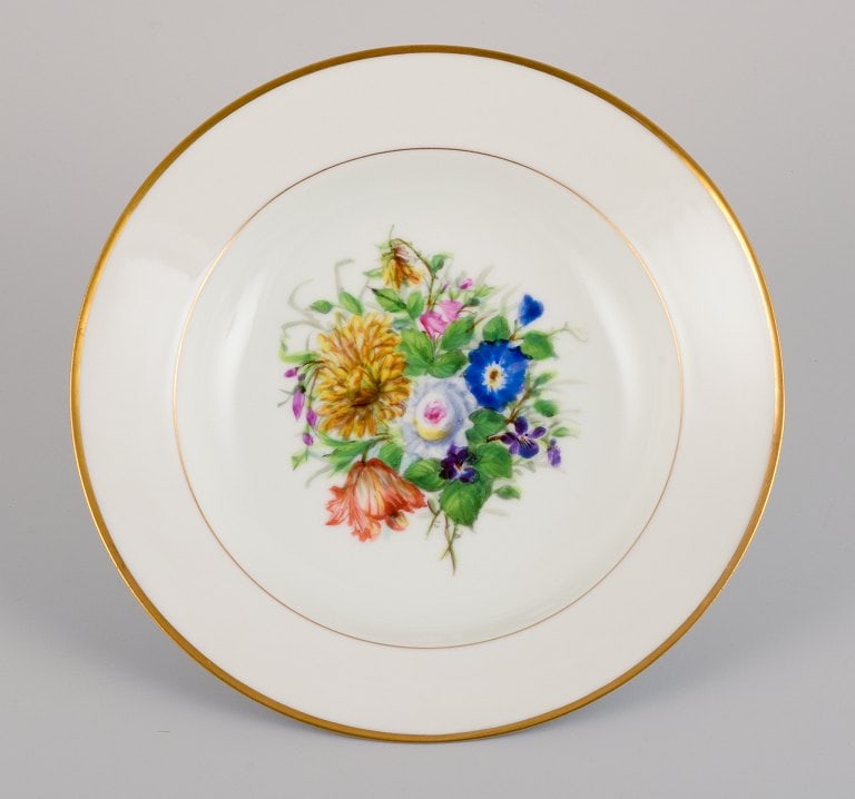 Bing & Grøndahl, six deep plates in porcelain hand-painted with polychrome flowers and gold - 3