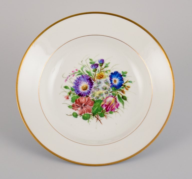 Bing & Grøndahl, eight deep plates in porcelain hand-painted with polychrome flowers and gold - 4