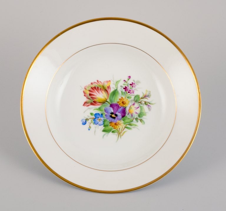 Bing & Grøndahl, eight deep plates in porcelain hand-painted with polychrome flowers and gold - 8