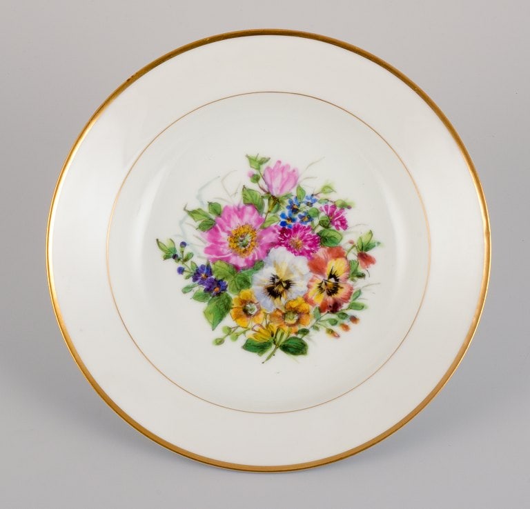 Bing & Grøndahl, six deep plates in porcelain hand-painted with polychrome flowers and gold - 2