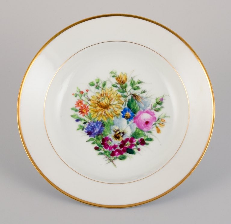 Bing & Grøndahl, six deep plates in porcelain hand-painted with polychrome flowers and gold - 5