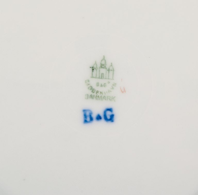 Bing & Grøndahl, six deep plates in porcelain hand-painted with polychrome flowers and gold - 8