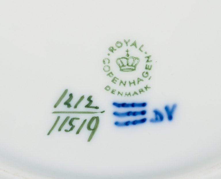 Royal Copenhagen Blue Fan, four dinner plates. - 4