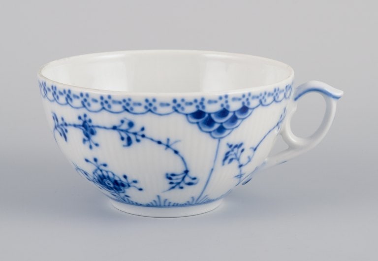 Royal Copenhagen, Blue Fluted half lace, three pairs of large teacups. Model 1/656 - 4