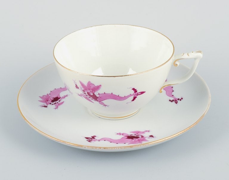 Meissen, Rich Court Dragon, a five-person purple tea service with gold decoration. Consisting of - 4