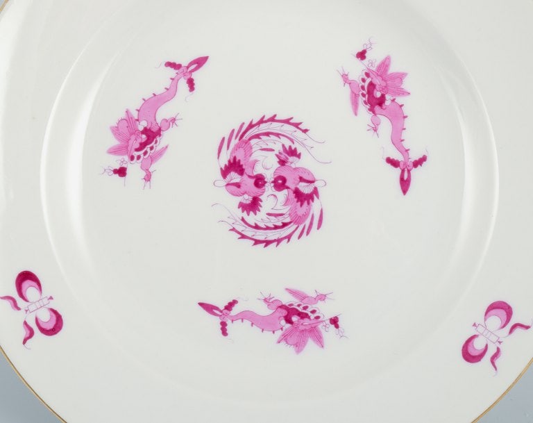 Meissen, Germany, Reicher Drache, a set of six purple plates with gold decoration. Hand painted. - 3
