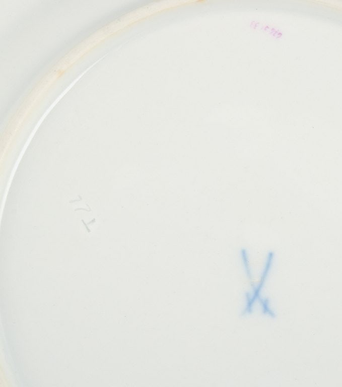 Meissen, Germany, Reicher Drache, a set of six purple plates with gold decoration. Hand painted. - 5