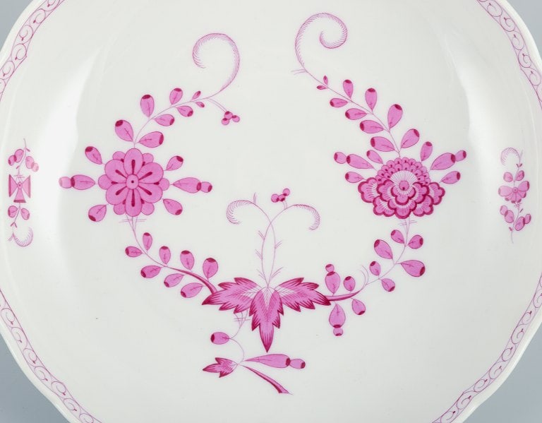 Meissen, Germany, Pink Indian, large round bowl. - 2