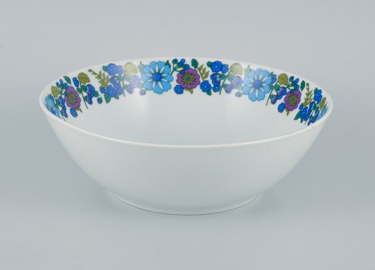 Paar, Bavaria, Jaeger & Co, Germany. Plate and bowl in retro porcelain with a floral motif. - 4
