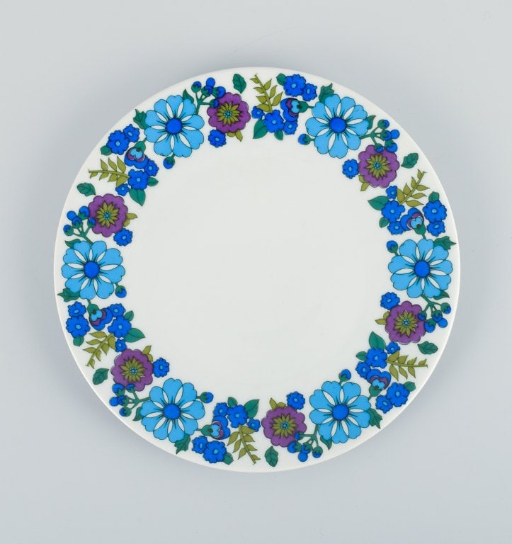 Paar, Bavaria, Jaeger & Co, Germany. A set of six plates in porcelain with a floral motif. - 2