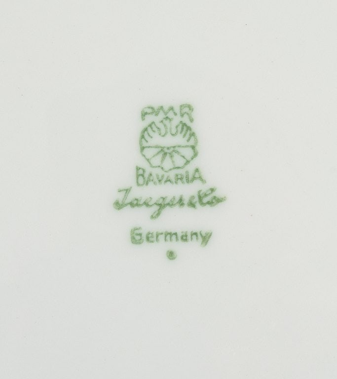 Paar, Bavaria, Jaeger & Co, Germany. Large porcelain lidded tureen with floral motif. - 6