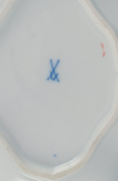 Meissen, Germany, Pink Rose, two porcelain bowls hand painted with motif of pink roses. - 4