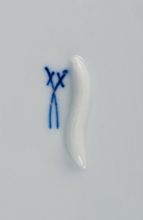 Meissen, Germany, Pink Rose, two porcelain bowls hand painted with motif of pink roses. - 6