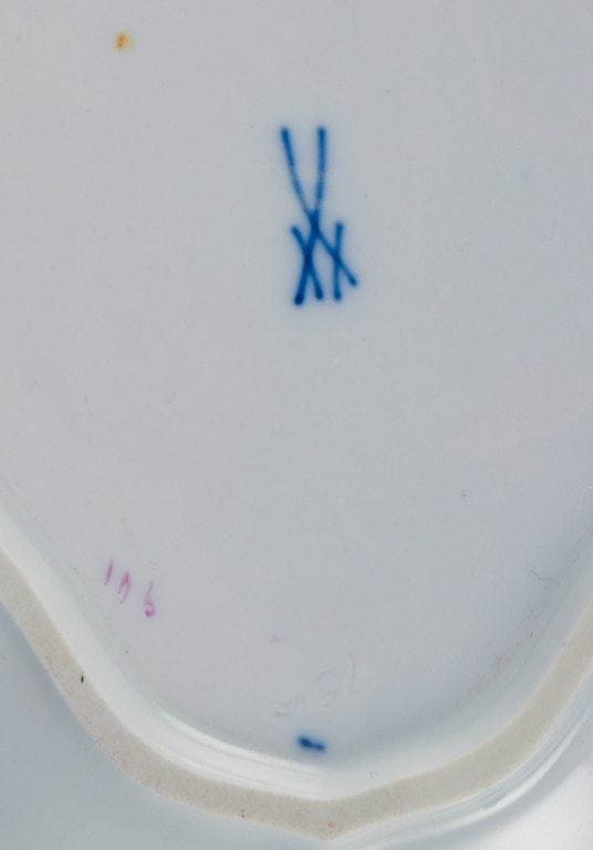 Meissen, Germany, Pink Rose, two porcelain bowls hand painted with motif of pink roses. - 6