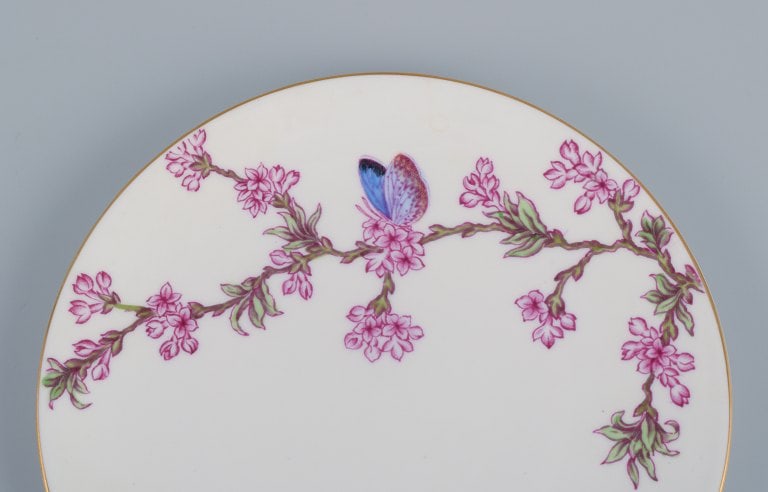 Tuscan, England, Bone China. Two pairs of large coffee cups, a plate and a small bowl decorated with - 6