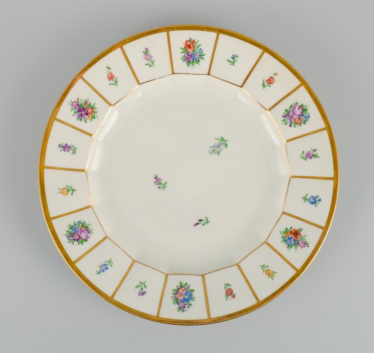 Royal Copenhagen Henriette. Five dinner plates. - 2