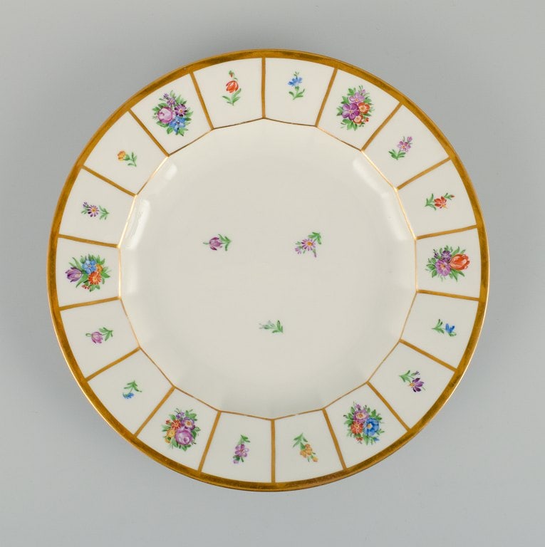 Royal Copenhagen Henriette. Five dinner plates. - 4