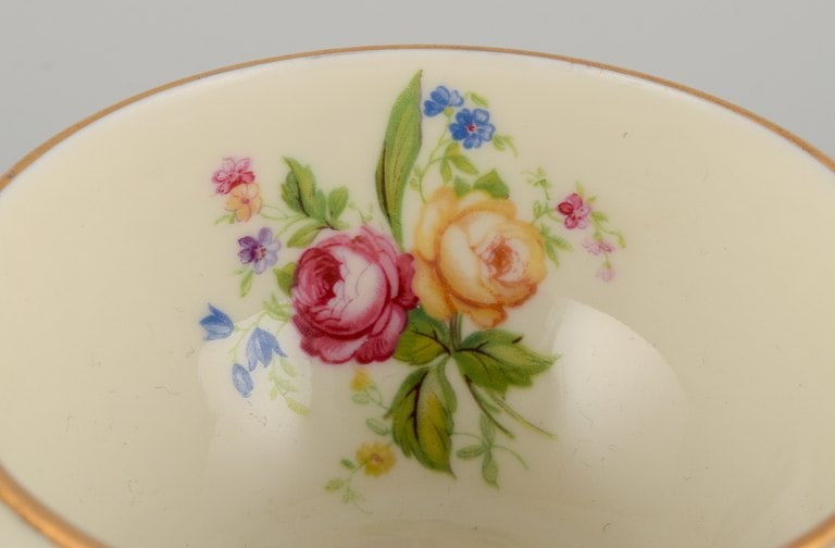 Rosenthal, Germany, "Sanssouci". Four mocha cups with saucers decorated with flowers and gold. - 5