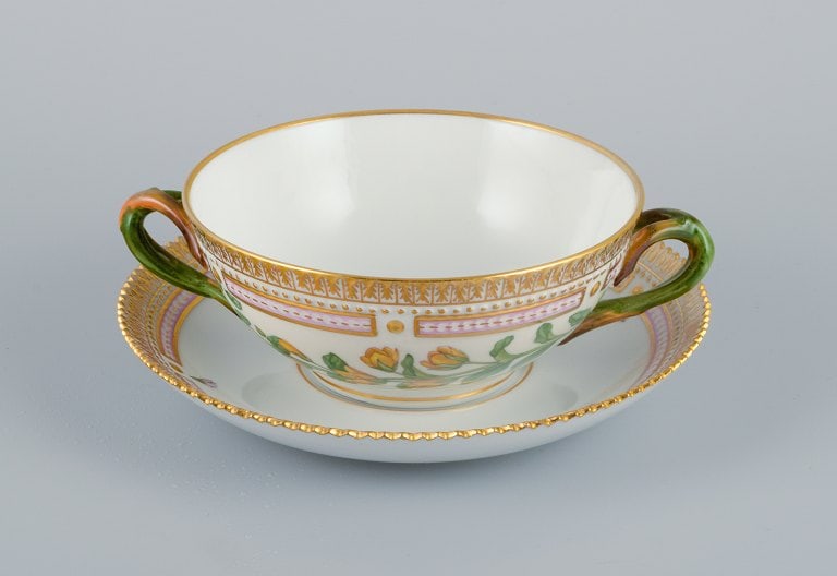 Royal Copenhagen Flora Danica boullion cup with saucer in hand-painted porcelain with branch-shaped - 2