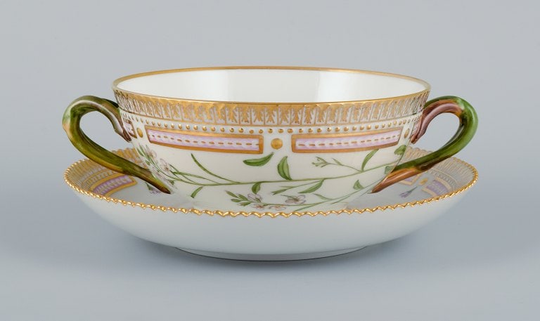 Royal Copenhagen Flora Danica boullion cup with saucer in hand-painted porcelain with branch-shaped (1 of 7)