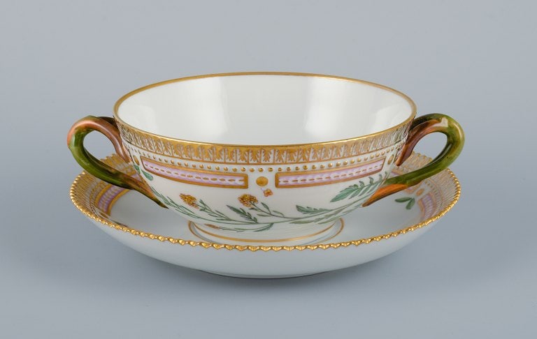 Royal Copenhagen Flora Danica boullion cup with saucer in hand-painted porcelain with branch-shaped - 2