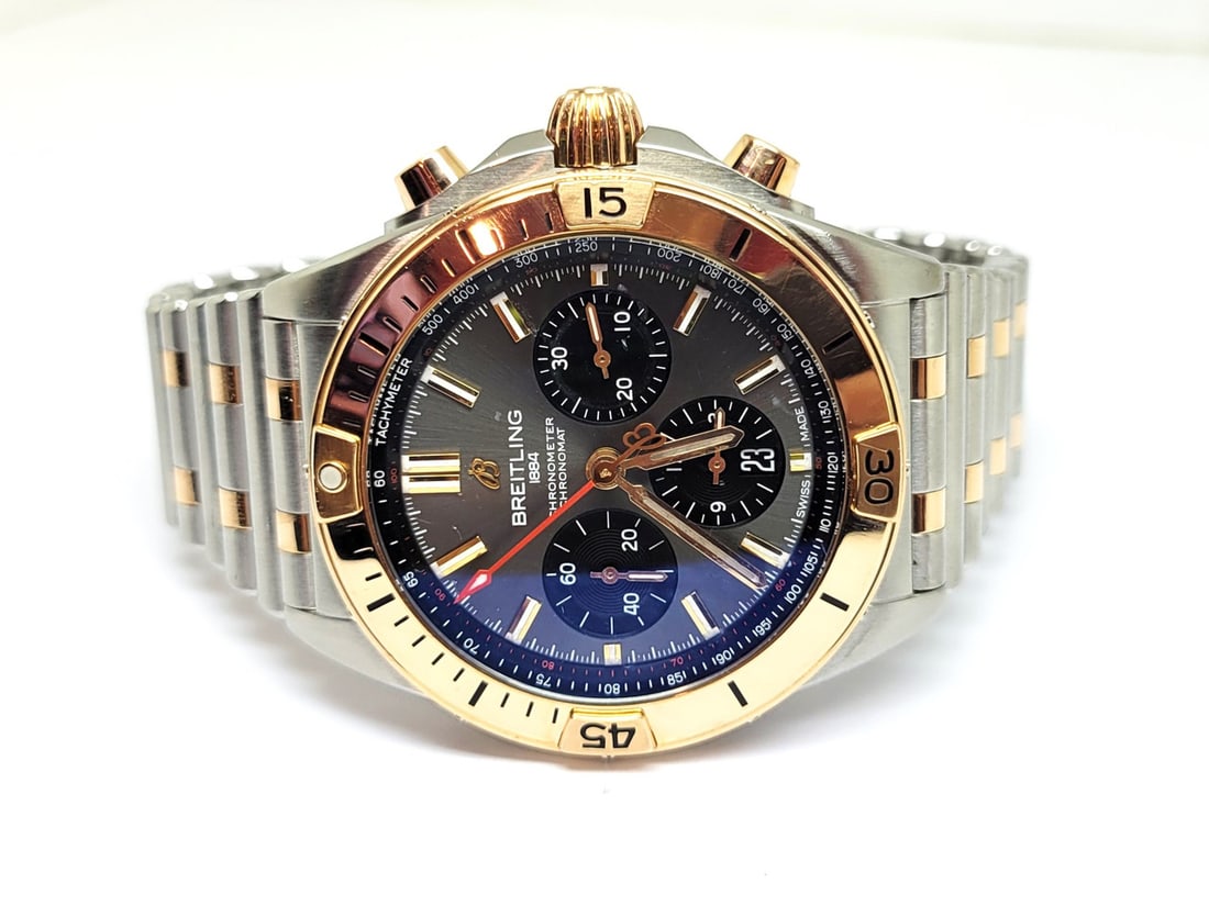 Mens Two-Tone Rose Gold Breitling Chronomat B01 42 mm UB0134 Grey Dial* EXLNT - 2
