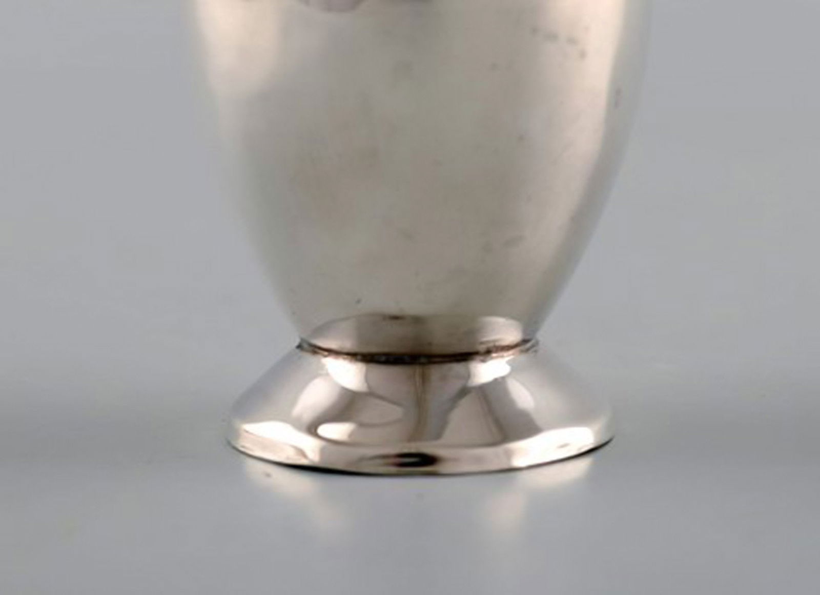 English pepper shaker in silver. Late 19th century. From large private collection. - 3
