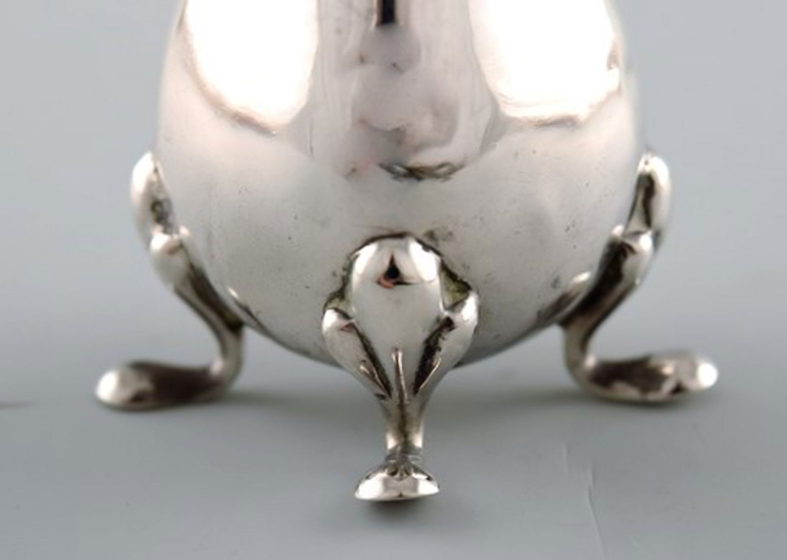 English pepper shaker in silver. Late 19th century. From large private collection. - 4