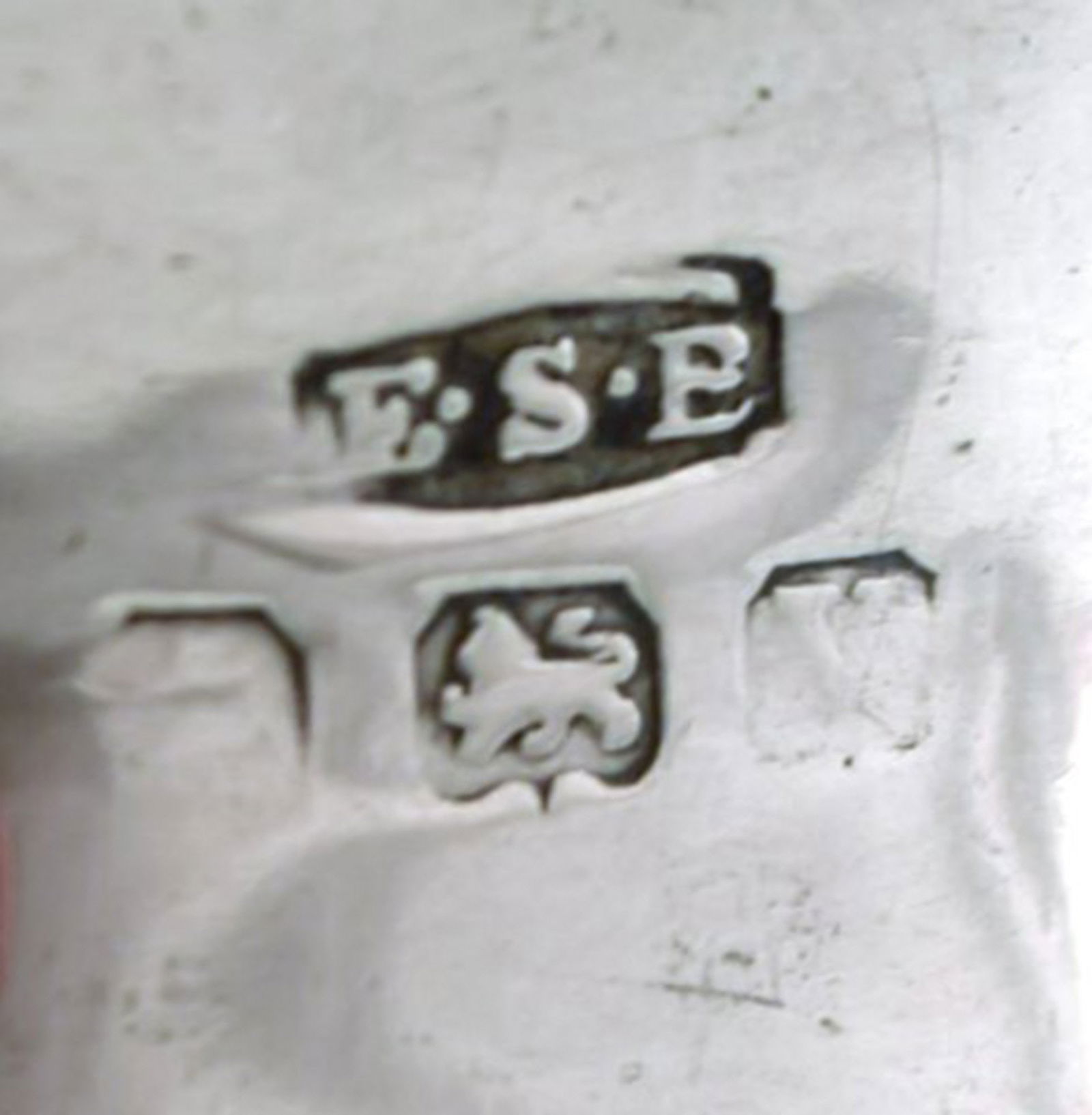 English pepper shaker in silver. Late 19th century. From large private collection. - 5