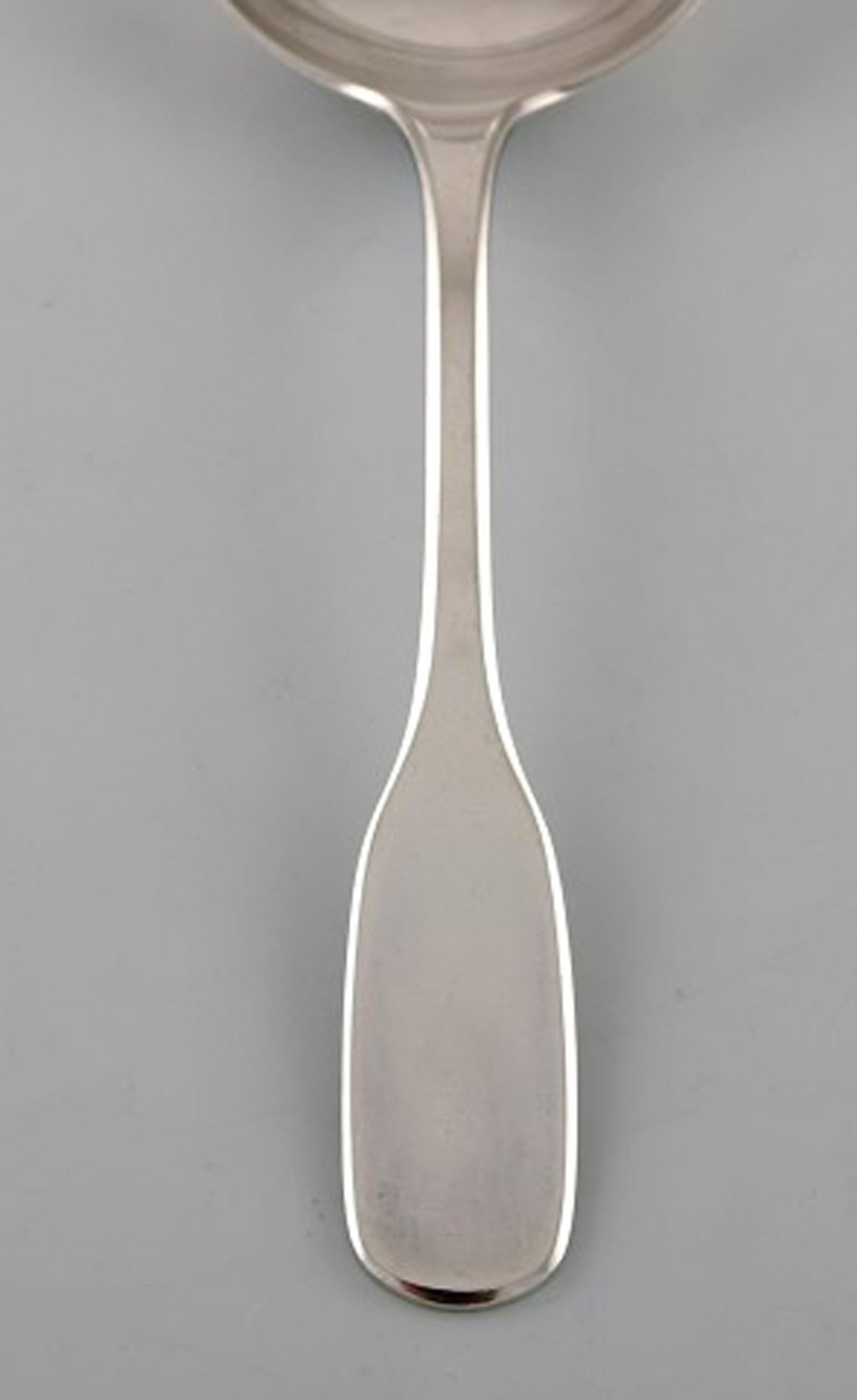 Hans Hansen silver cutlery. Large "Susanne" serving spoon in sterling silver. Danish design, mid - 2