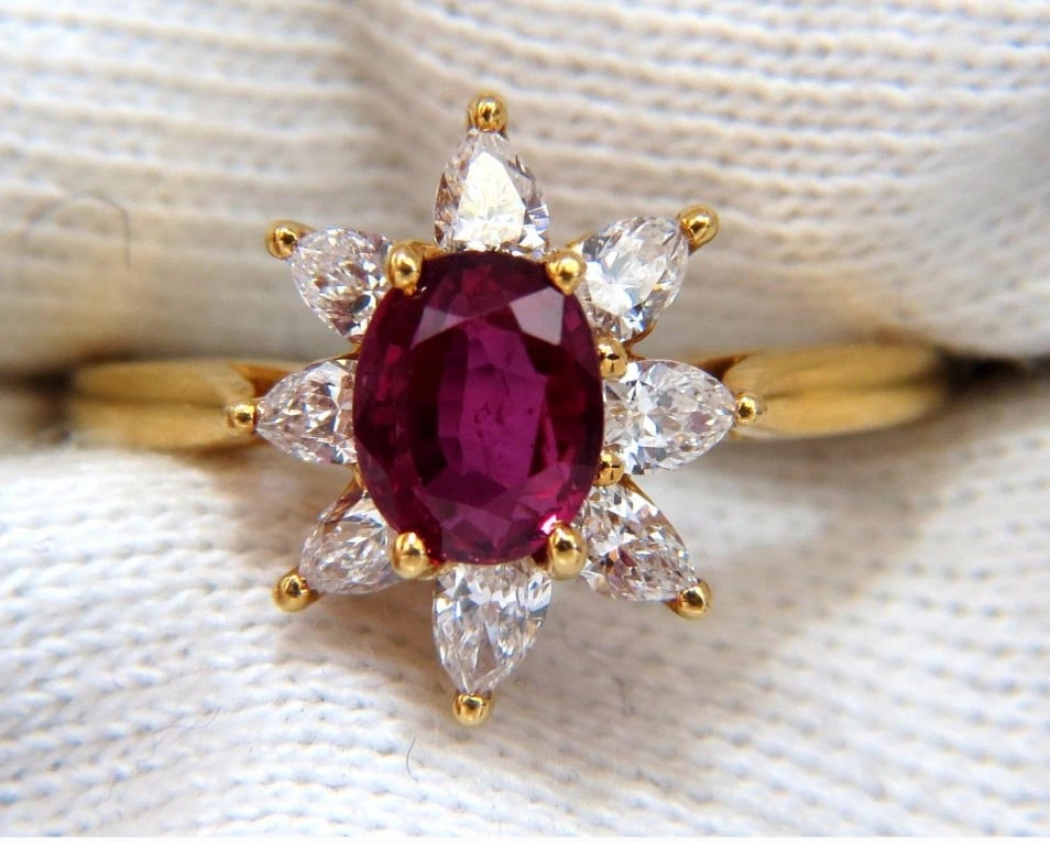 1.20ct Natural Ruby Diamonds Halo Pear Ring 18kt** - 4