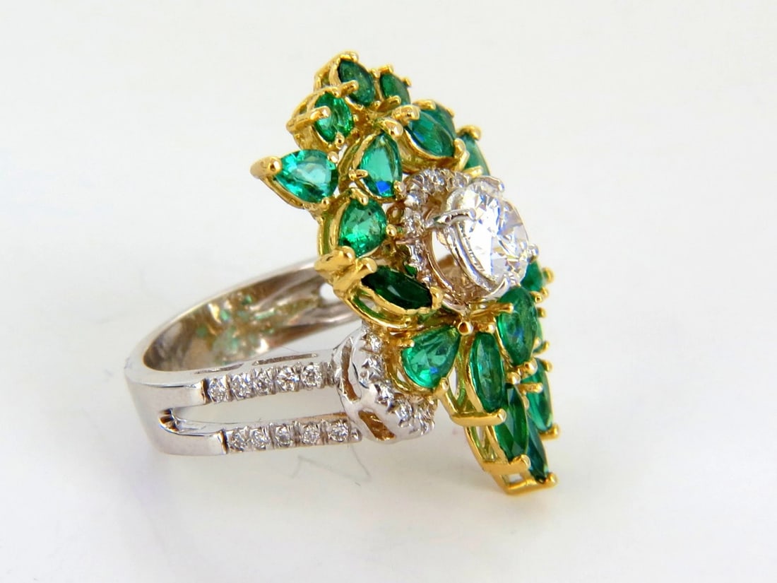 GIA certified 4.06ct. Emerald & Diamonds Cocktail Cluster ring 18kt - 3