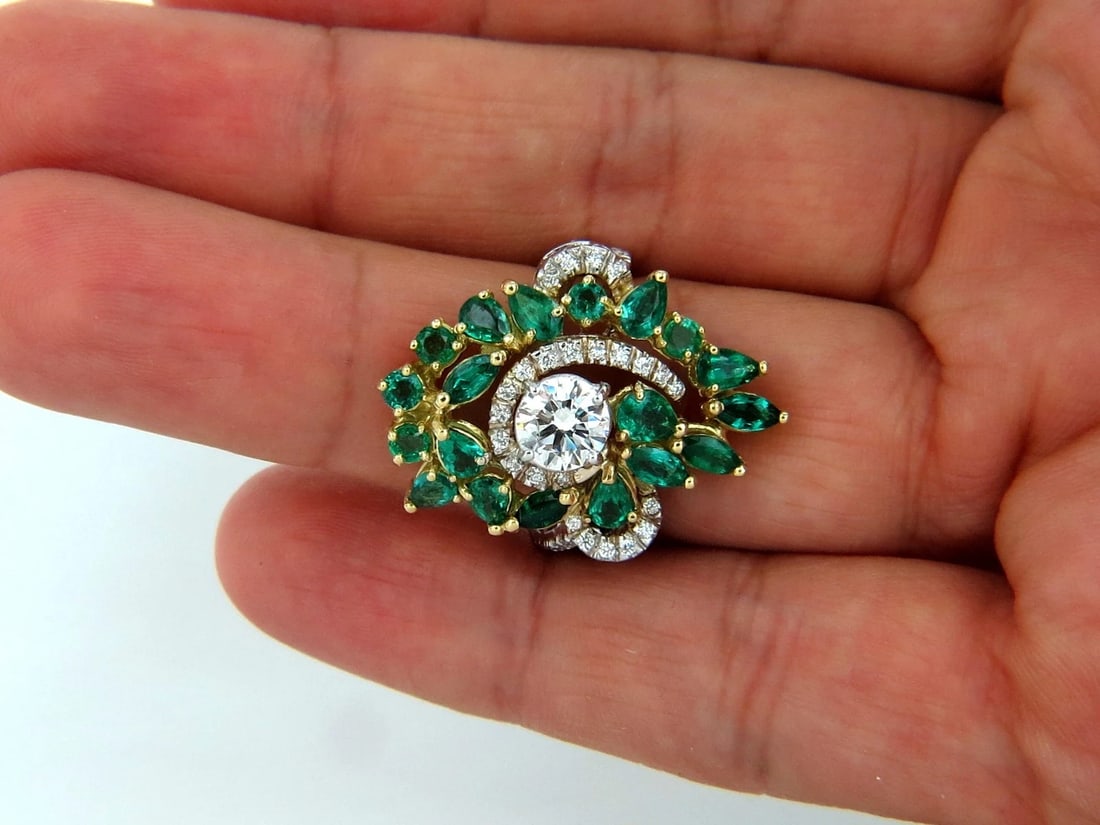 GIA certified 4.06ct. Emerald & Diamonds Cocktail Cluster ring 18kt - 5