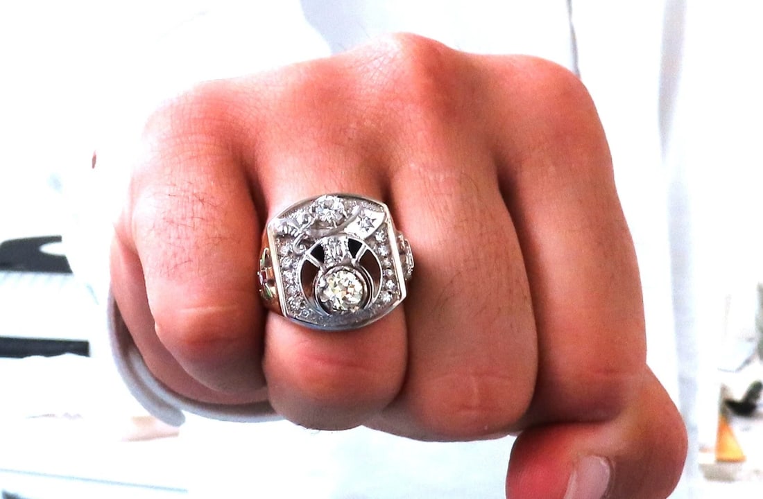 .55ct. mens natural round diamond ring 14kt gold Gothic - 7