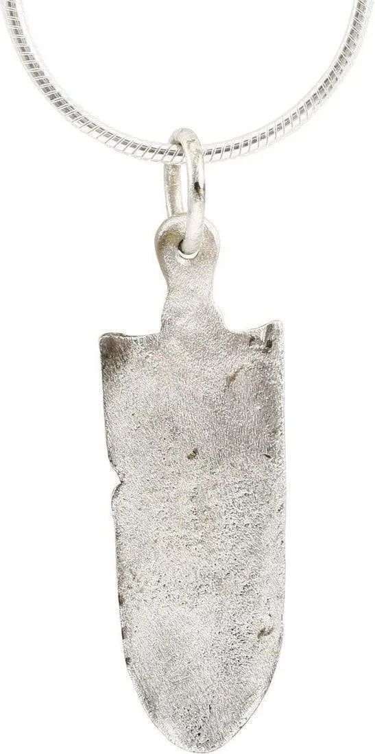 MEDIEVAL NOBLE WOMAN'S NECKLACE PENDANT - 2