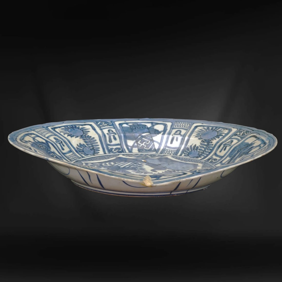 Chinese Ming Wanli Kraak Charger 16th C - 4